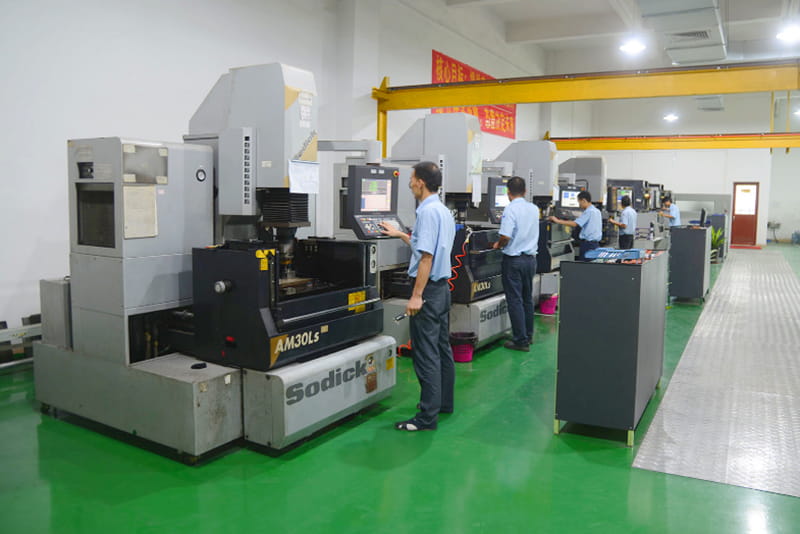 Custom Development of Large Scale Molds 1 Custom Development of Large Scale Molds 1